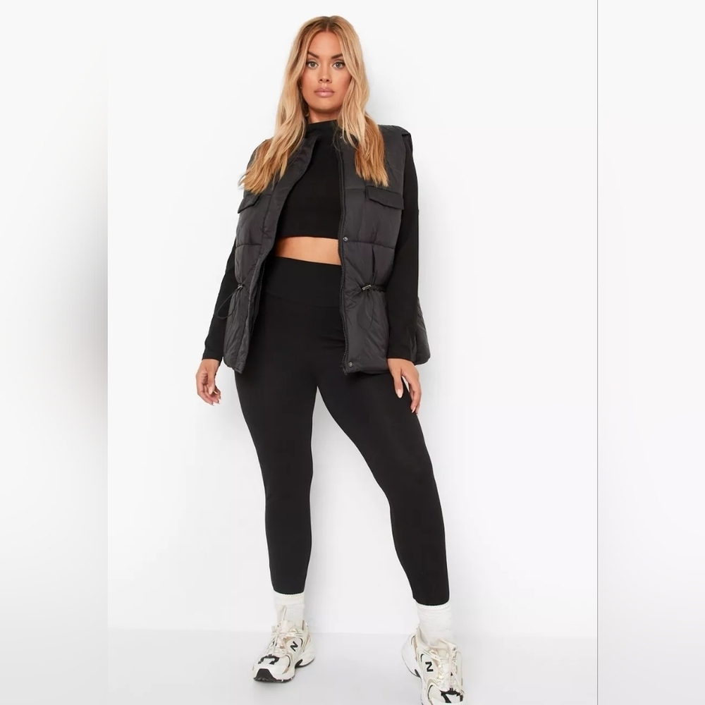 NWT BOOHOO PLUS BLACK PUFFER OVERSIZED UTILITY VEST  CINCHED WAIST